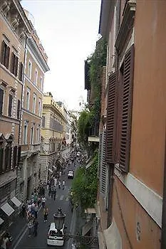 Condotti 29 Rome 3*,